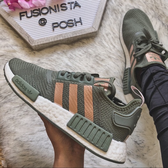 adidas Shoes - NWT⭐️ Rare Adidas NMD R1 Green/Gold Foil 9.5W